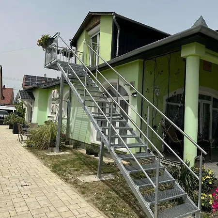 Rena Vendeghaz Apartment Nagykanizsa Exterior photo